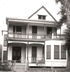 Avenue M house in galveston